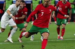 梅西和C罗将领衔各路豪强争夺足球盛宴