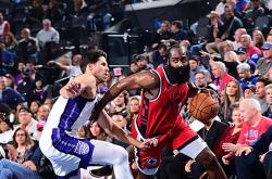 哈登复出首战，篮网状态火爆，复出首战轰40分成为焦点！的简单介绍