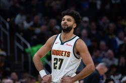 约基奇官方公布新规，复出首战轰40分引发争议，篮网球迷热议！