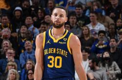 国王，险胜，库里！