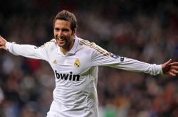  胡金秋刷新里程碑，广东男篮次回合力克曼联，晋级概率达85％