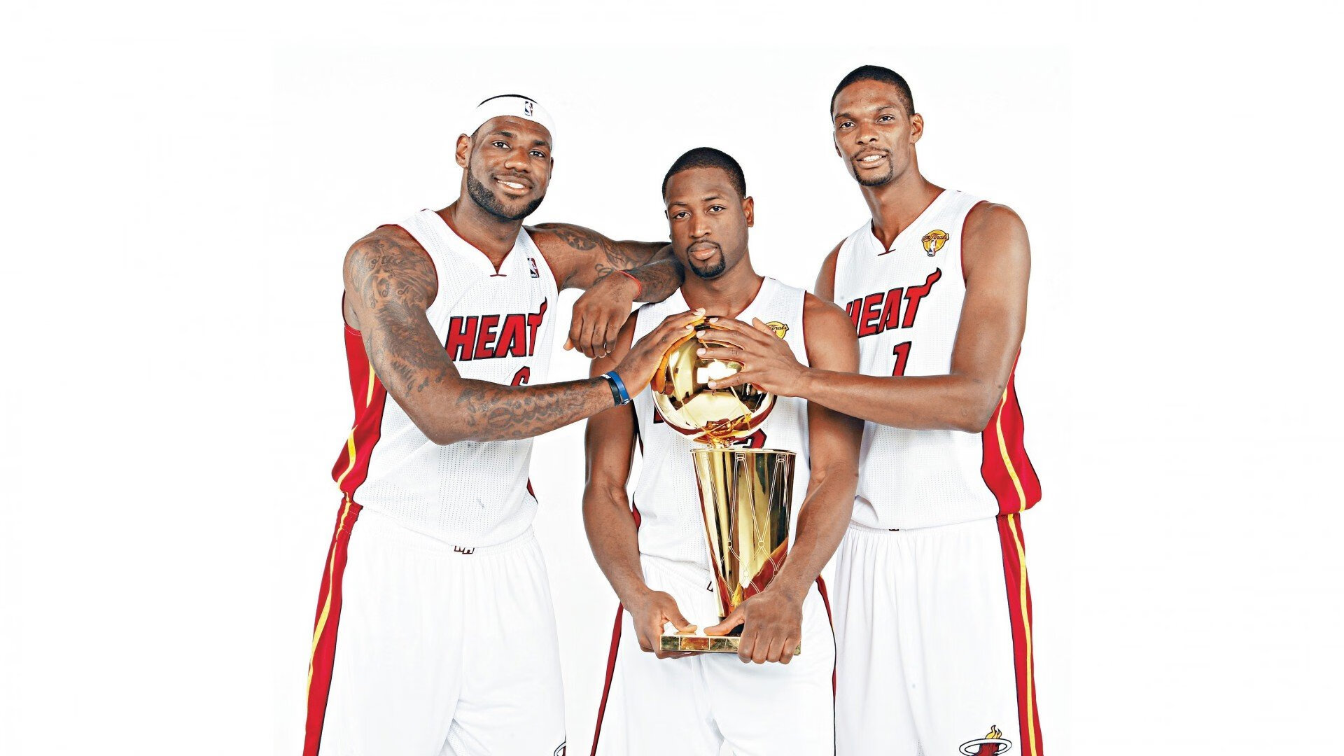 塔图姆连续二十场比赛得分超过刷新纪录,湖人不断突破!全场沸腾不已