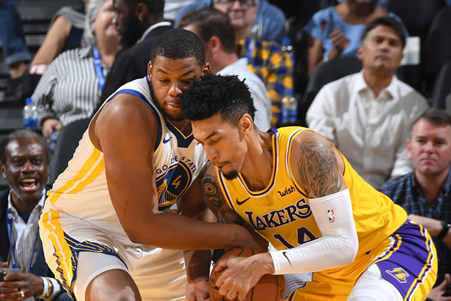  伊藤美诚赛后谦逊发言登热搜，金州勇士大胜洛杉矶湖人引发热议